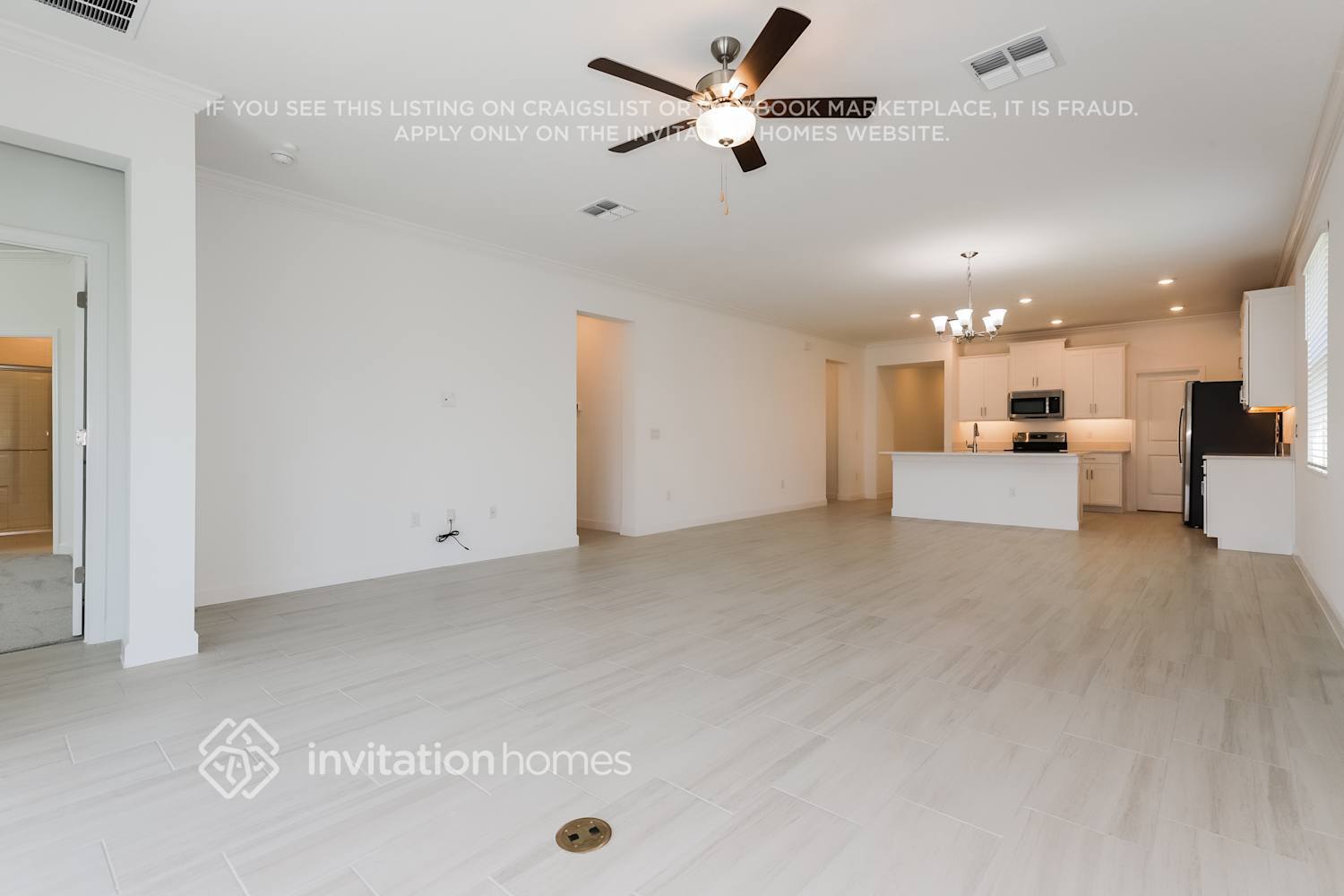 Building Photo - 14204 17th Ct E