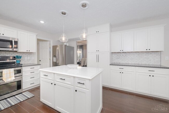 Building Photo - 8272 Lee Ct