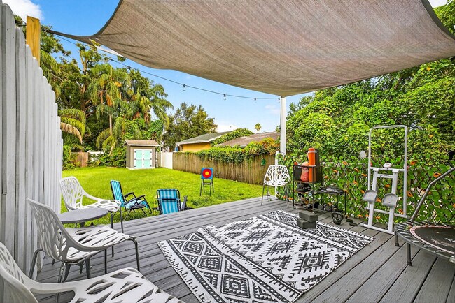 Building Photo - 5901 N Ola Ave