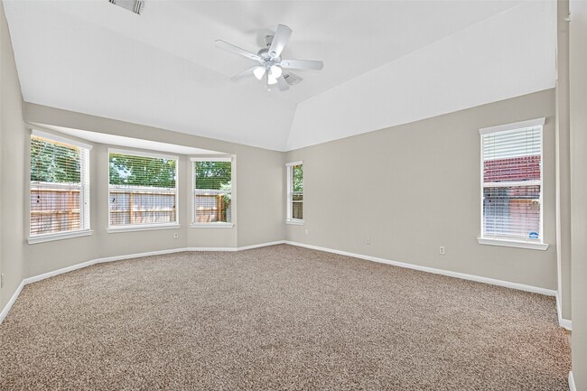 Building Photo - 815 Fairpark Ln