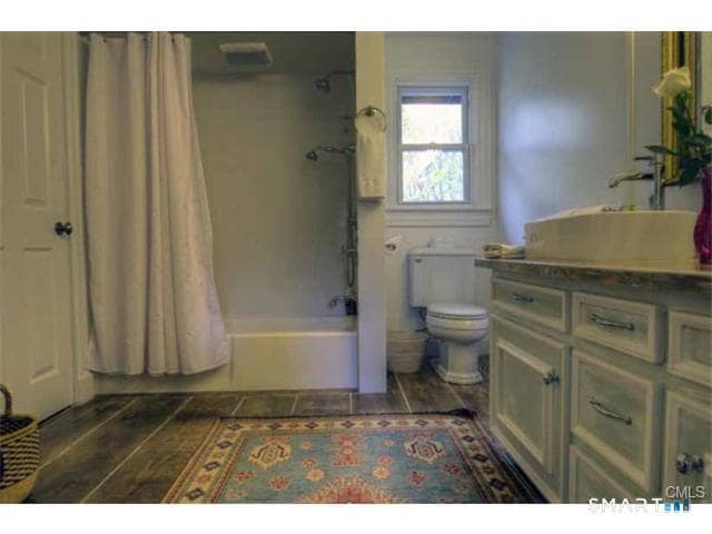 Building Photo - 38 Strawberry Ridge Rd