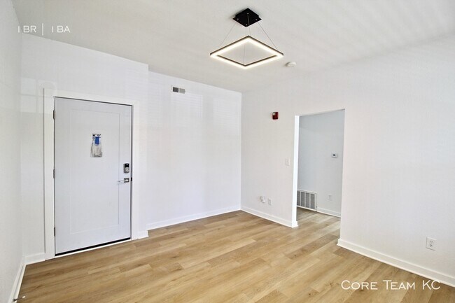 Building Photo - Fully Renovated 1 Bedroom in Union Hill