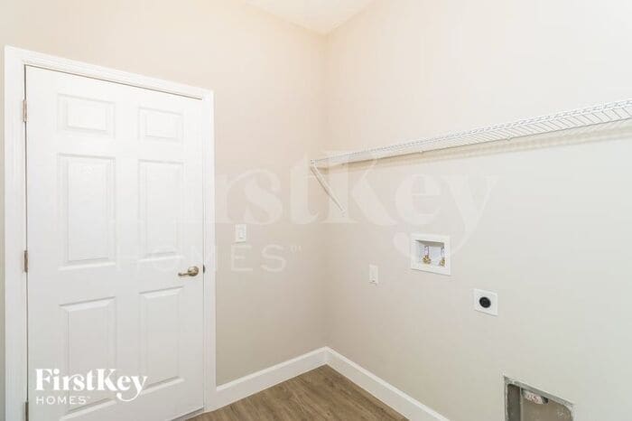 Building Photo - 392 Garbelmann St