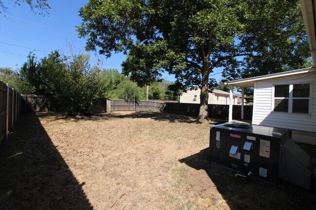 Building Photo - 59 Shirley Ln