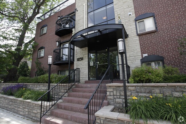 Building Photo - Boutique Apartments