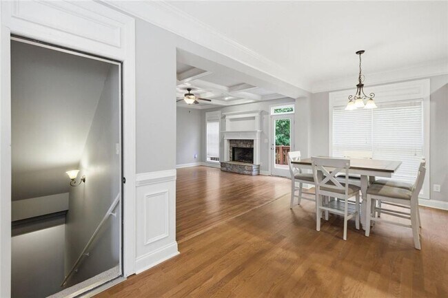 Building Photo - 518 S Fortune Way
