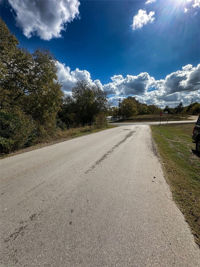 Building Photo - 999 FM 1774