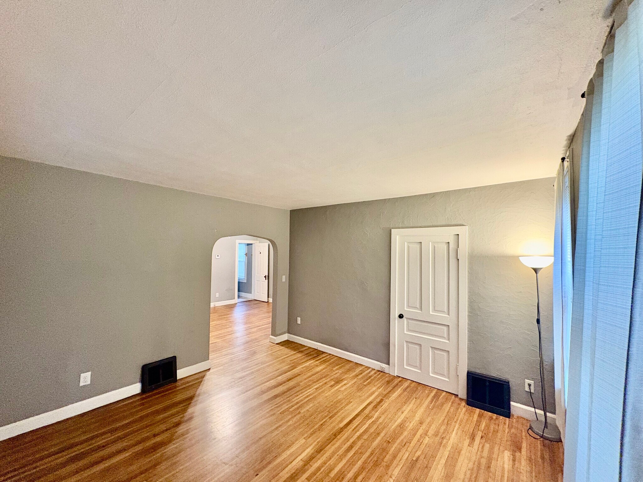 Building Photo - 168 W Forbes Ave
