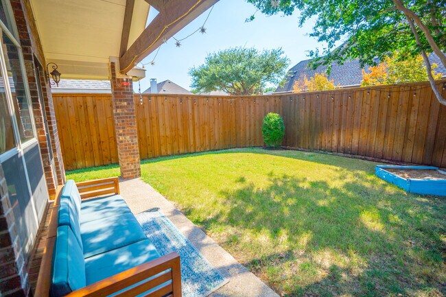 Building Photo - 1931 Palisade Ct