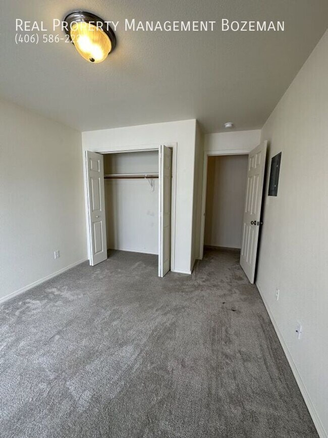 Building Photo - 1112 Longbow Ln