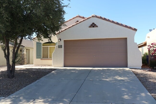 Building Photo - East Side 3 Bed 2 Bath Energy Efficient Pulte Home