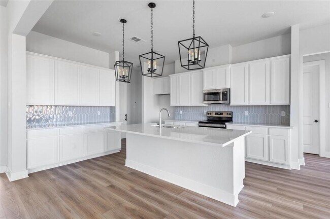 Building Photo - 3511 Palm Crest Dr