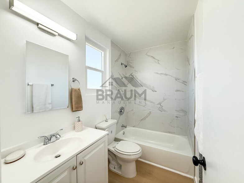 Building Photo - 19405 Haynes St