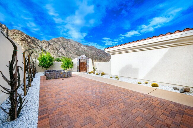 Building Photo - 53680 Avenida Montezuma