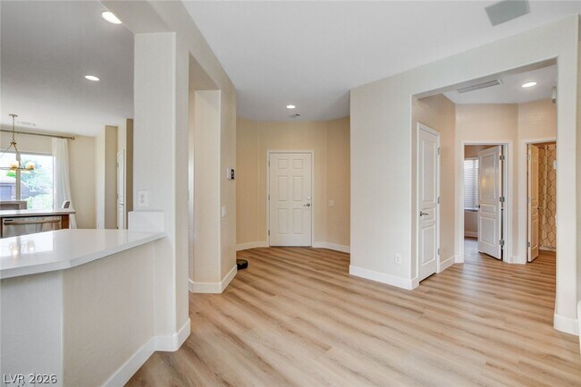Building Photo - 2649 Rue Marquette Ave