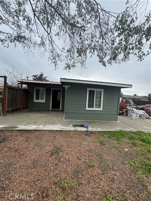 Building Photo - 733 S San Jacinto St