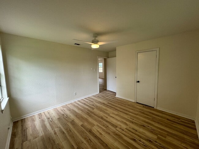 Building Photo - 3-Bedroom House for Rent in Copperas Cove