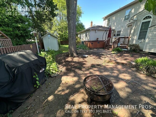 Building Photo - 5413 Tree Line Dr