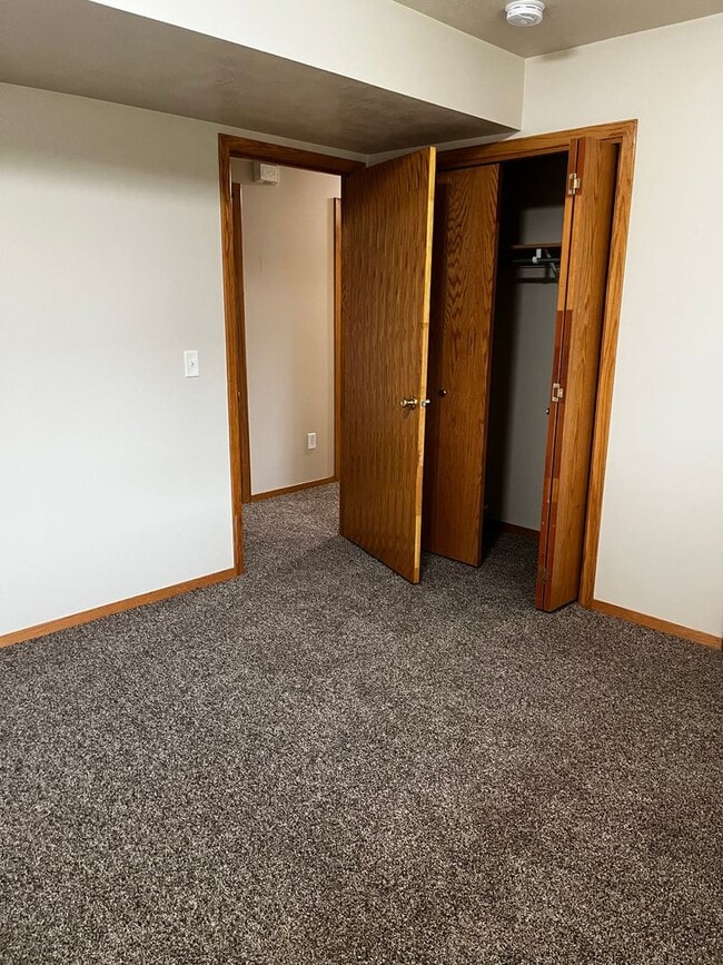 Building Photo - 5 Bed/2 Bath Rental Home on West Side!