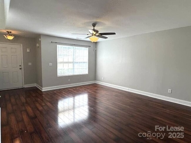Building Photo - 10942 Dry Stone Dr