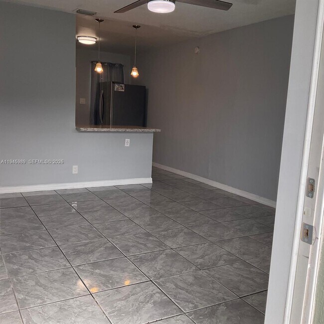 Building Photo - 337 Phippen Waiters Rd