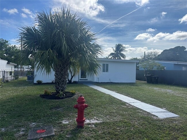 Building Photo - 1308 NW 13th Ct