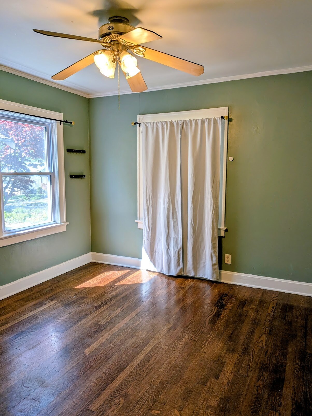 Building Photo - 1021 E 76th St