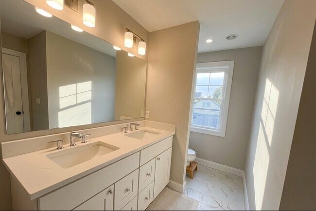 Building Photo - 57 Castine St