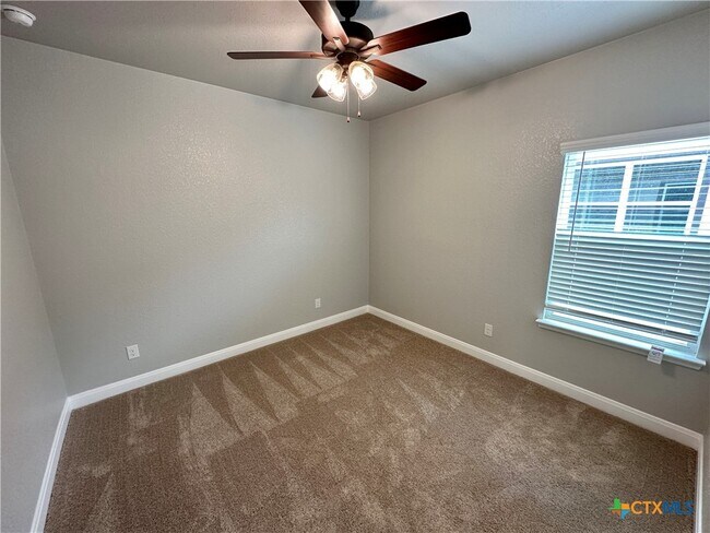 Building Photo - 1611 Sideoats Ln
