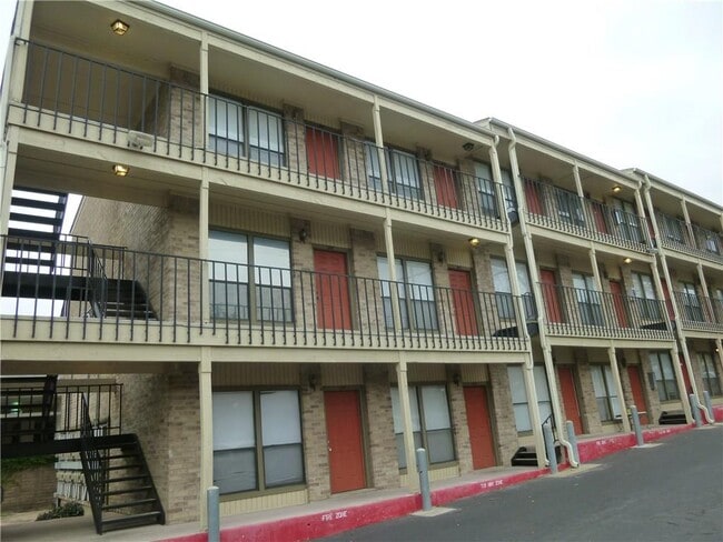 Building Photo - 3000 Guadalupe St