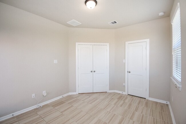 Building Photo - 7643 Green Bulrush Wy