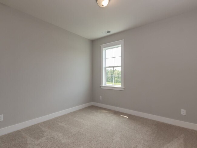 Building Photo - WOW!! One of the best Locations in one of the most desired neighborhoods