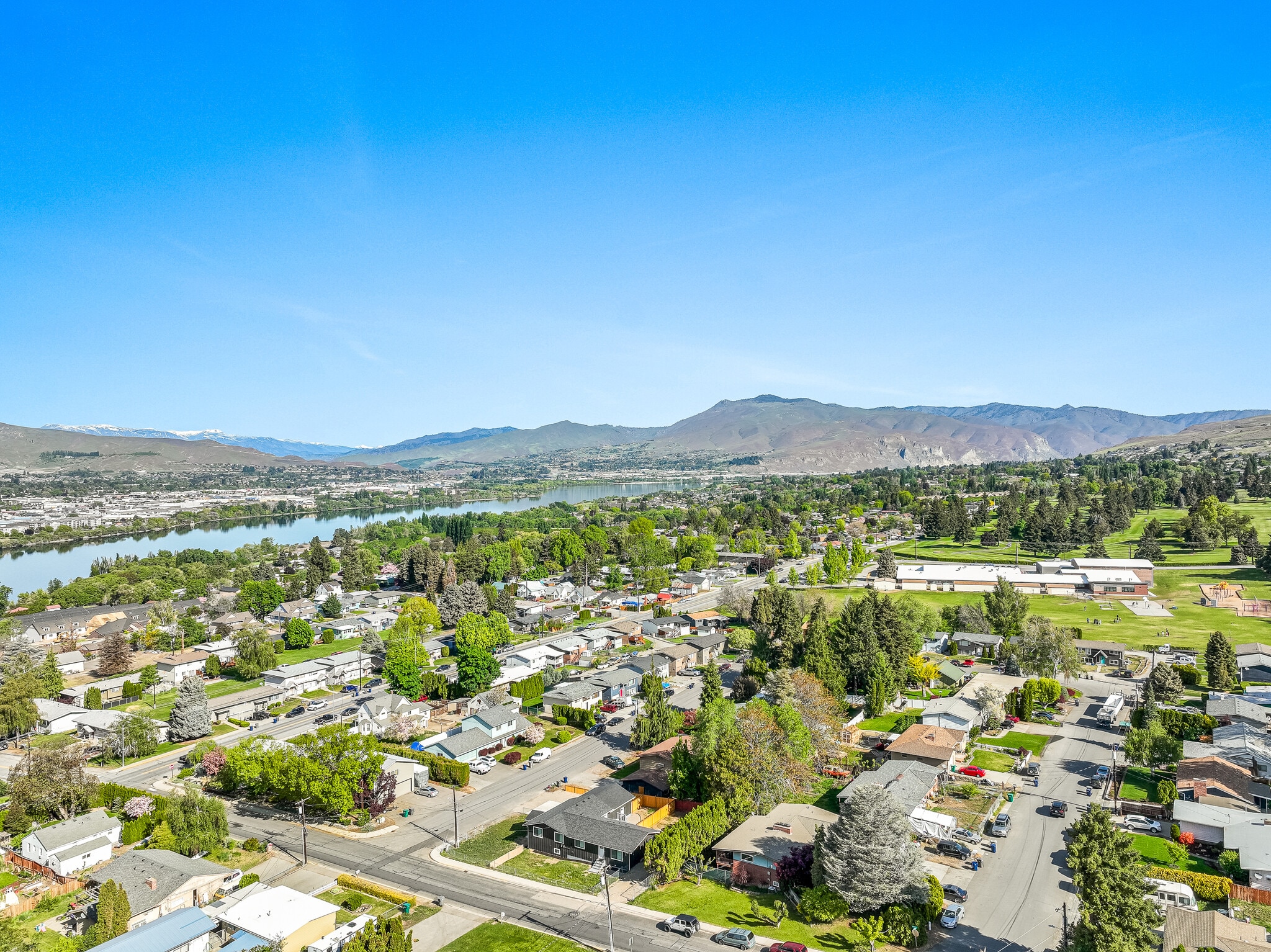 Building Photo - 1301 Clements Cir