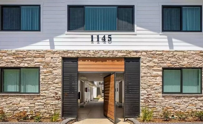 Building Photo - 1145 E 1st St