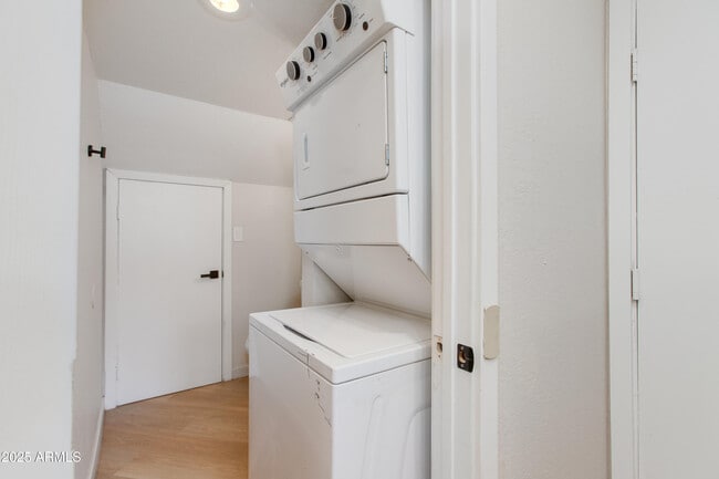 Building Photo - 7344 N 43rd Ave