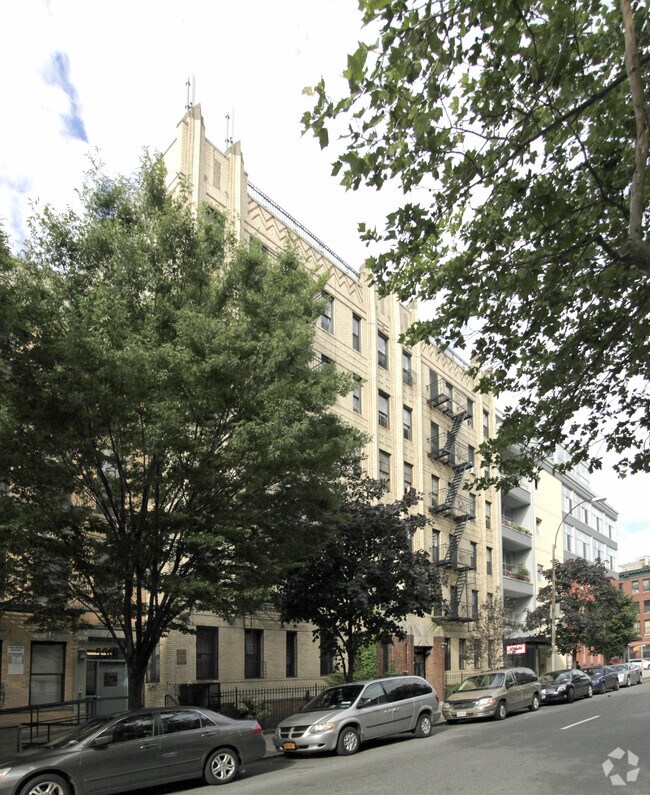 Building Photo - 540 St Johns Pl