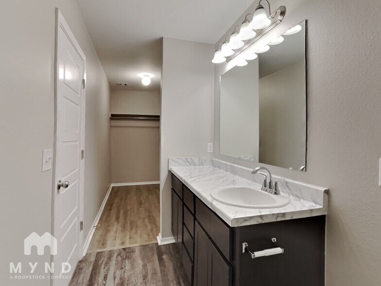 Building Photo - 8717 E 161st Pl S