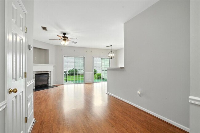 Building Photo - 2263 Leicester Way SE