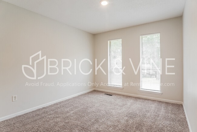 Building Photo - 2228 Cedarcrest Dr