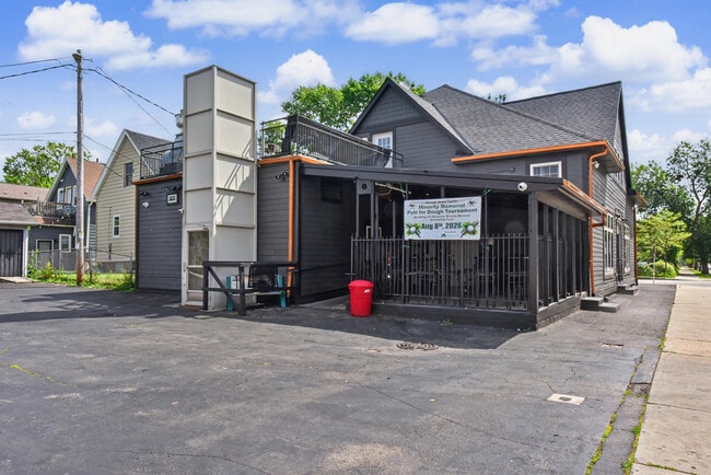 Building Photo - 502A W Garfield Ave