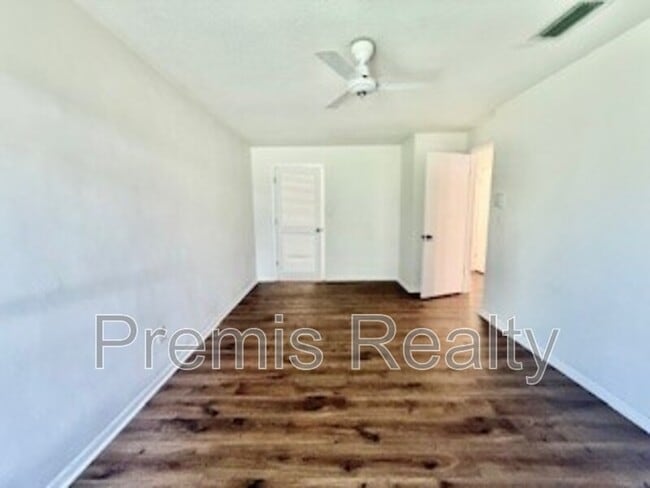 Building Photo - 1770 Braxton Bragg Ln