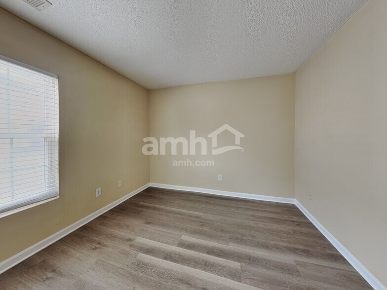 Building Photo - 6021 Ladish Ln