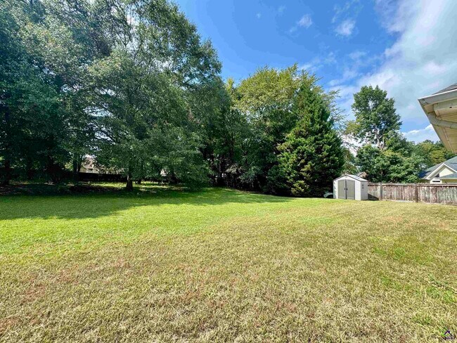 Building Photo - 1127 Alderly Ln