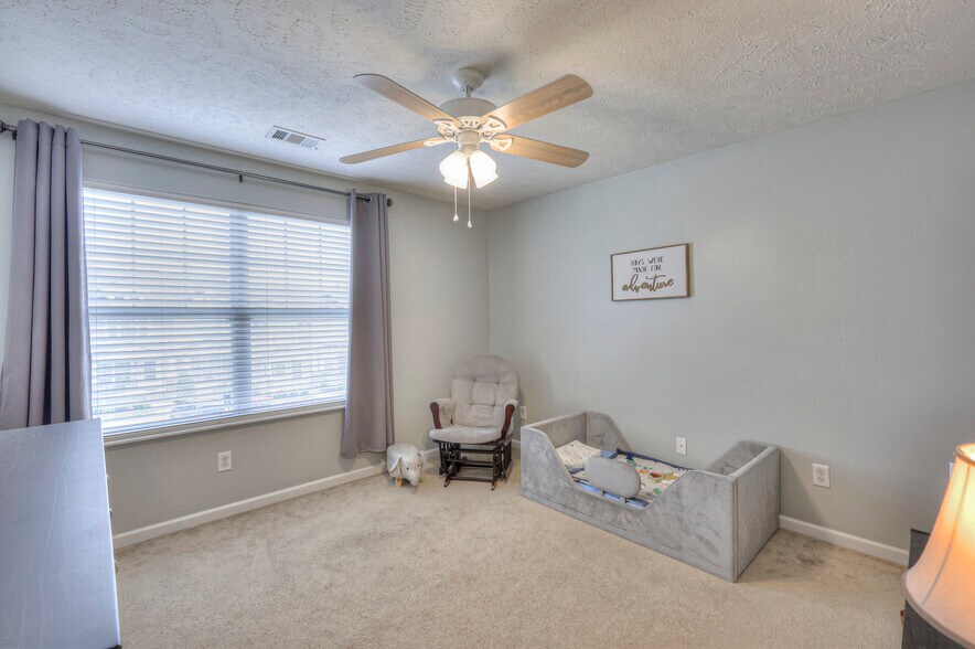 Building Photo - 589 Bradburn Village Cir