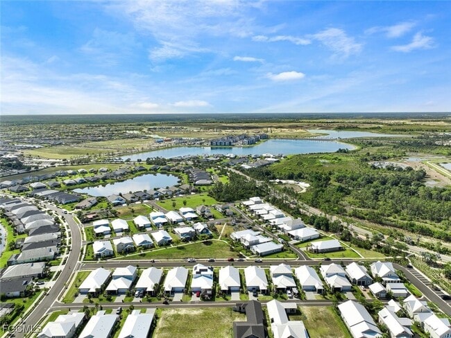 Building Photo - 42090 Lake Timber Dr
