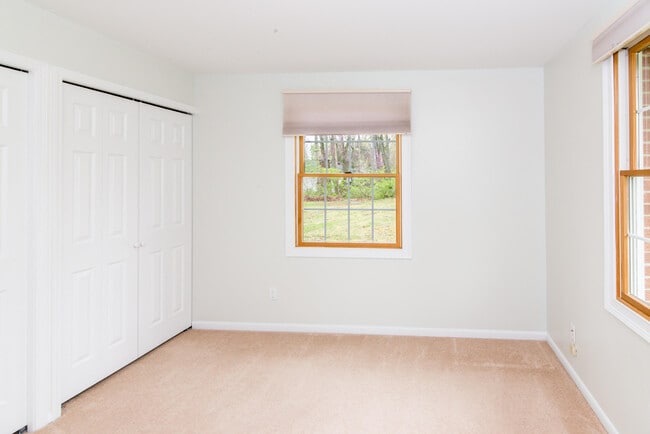 Building Photo - 6868 Crane Rd