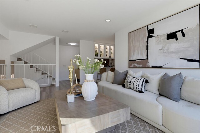 Building Photo - 125 Campanita Ct