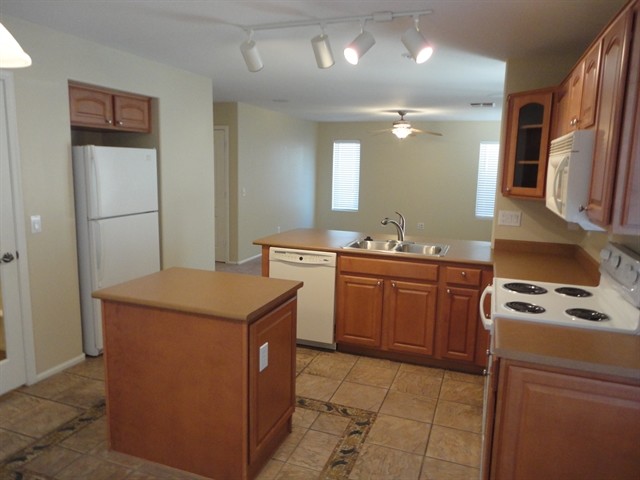 Building Photo - 8409 S 50th Ln