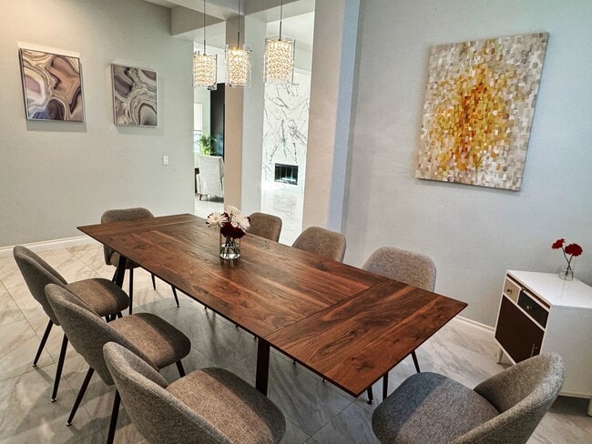 Building Photo - 43244 Freesia Pl