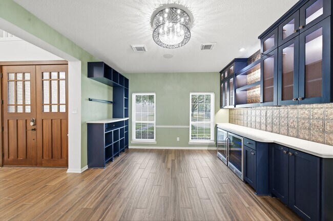 Building Photo - 2214 Lytham Ln